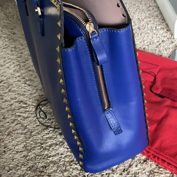 RARE Valentino Rockstud tote in cobalt blue - Picture 7 of 13
